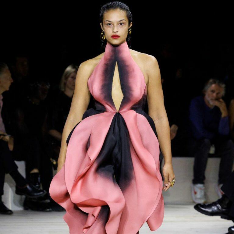 Alexander McQueen – Sarah Burton’s grand finale at Paris Fashion Week