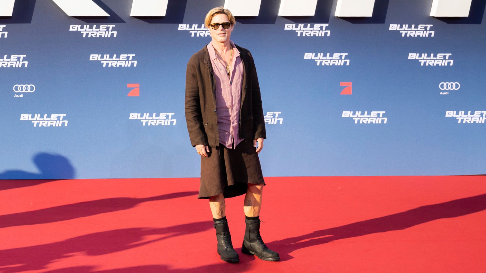 How To Wear A Skirt Like Brad Pitt