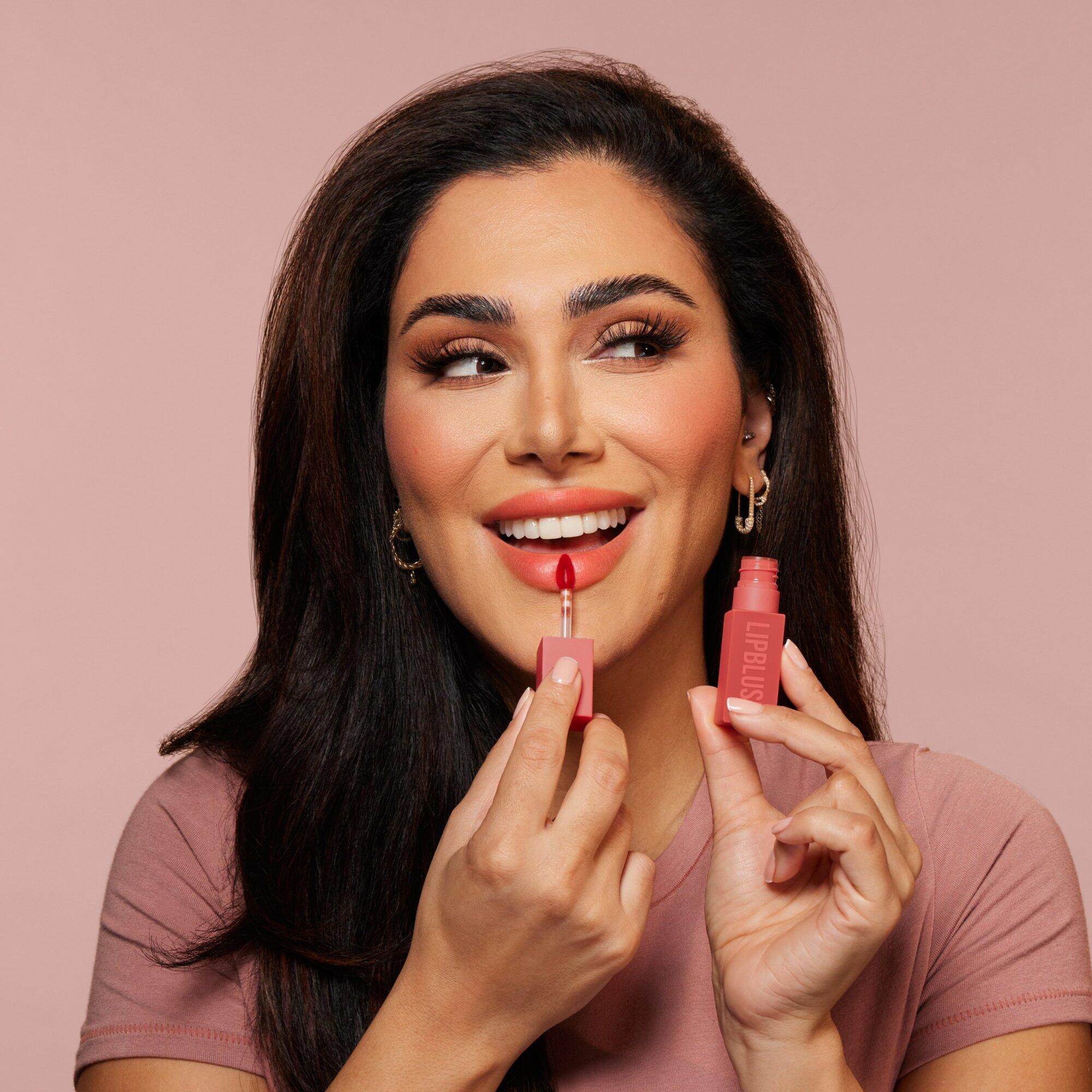 Huda Beauty Makes us Blush