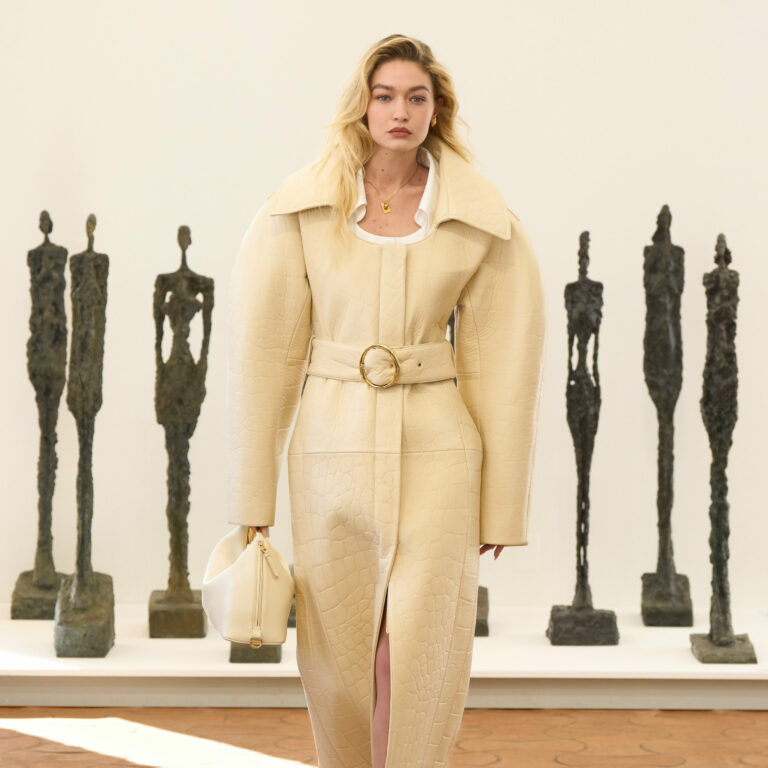 Sculpting Elegance: JACQUEMUS’ Les Sculptures