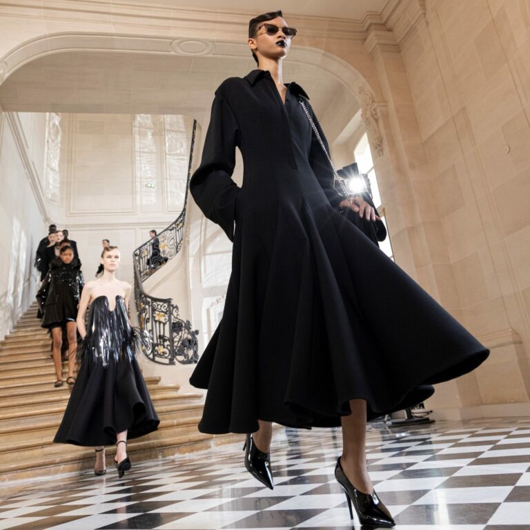 Valentino Fall/Winter 2024-25 – Embracing Noir