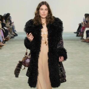 Chloé Winter 25: A Personal Evolution and the Return of the Paddington Bag