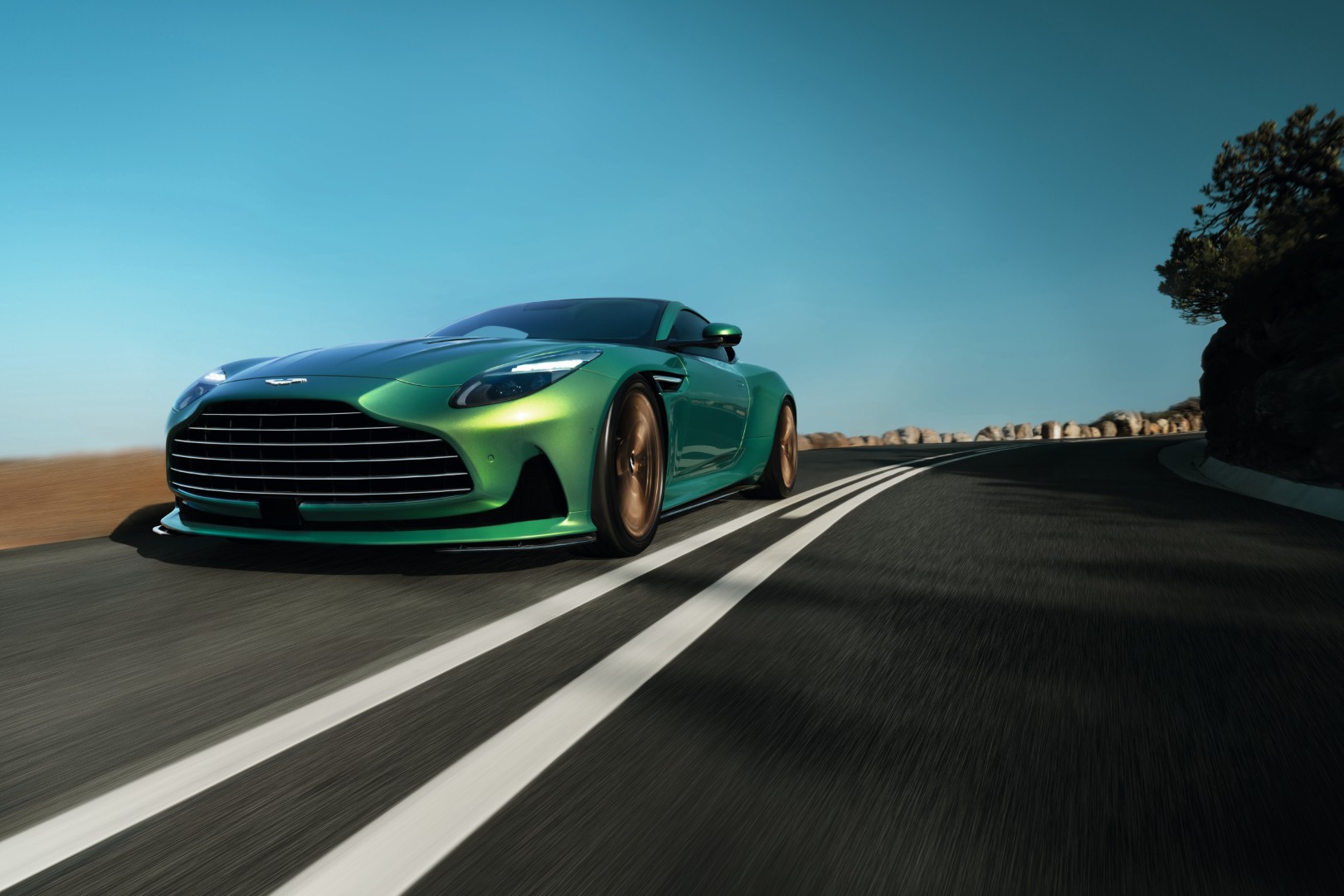Aston Martin DB12