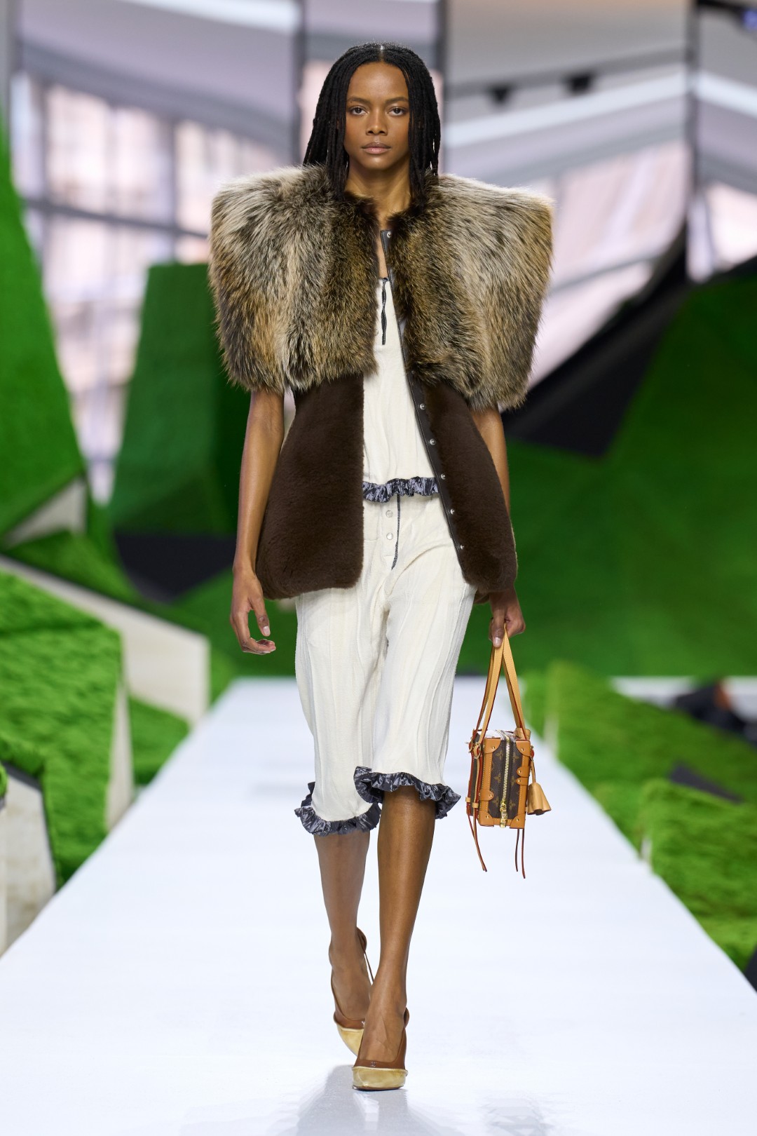 Louis Vuitton F/W 2026: Nature Reconstructed in the Digital Age