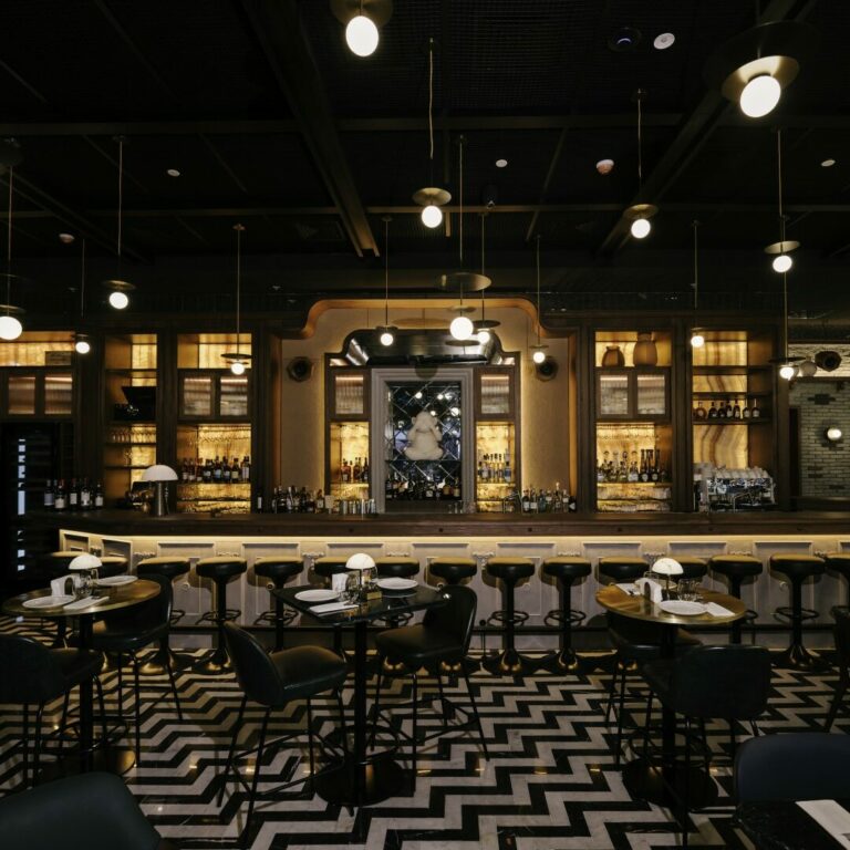 Le Trottoir de Paloma Arrives at 25 Jump Street