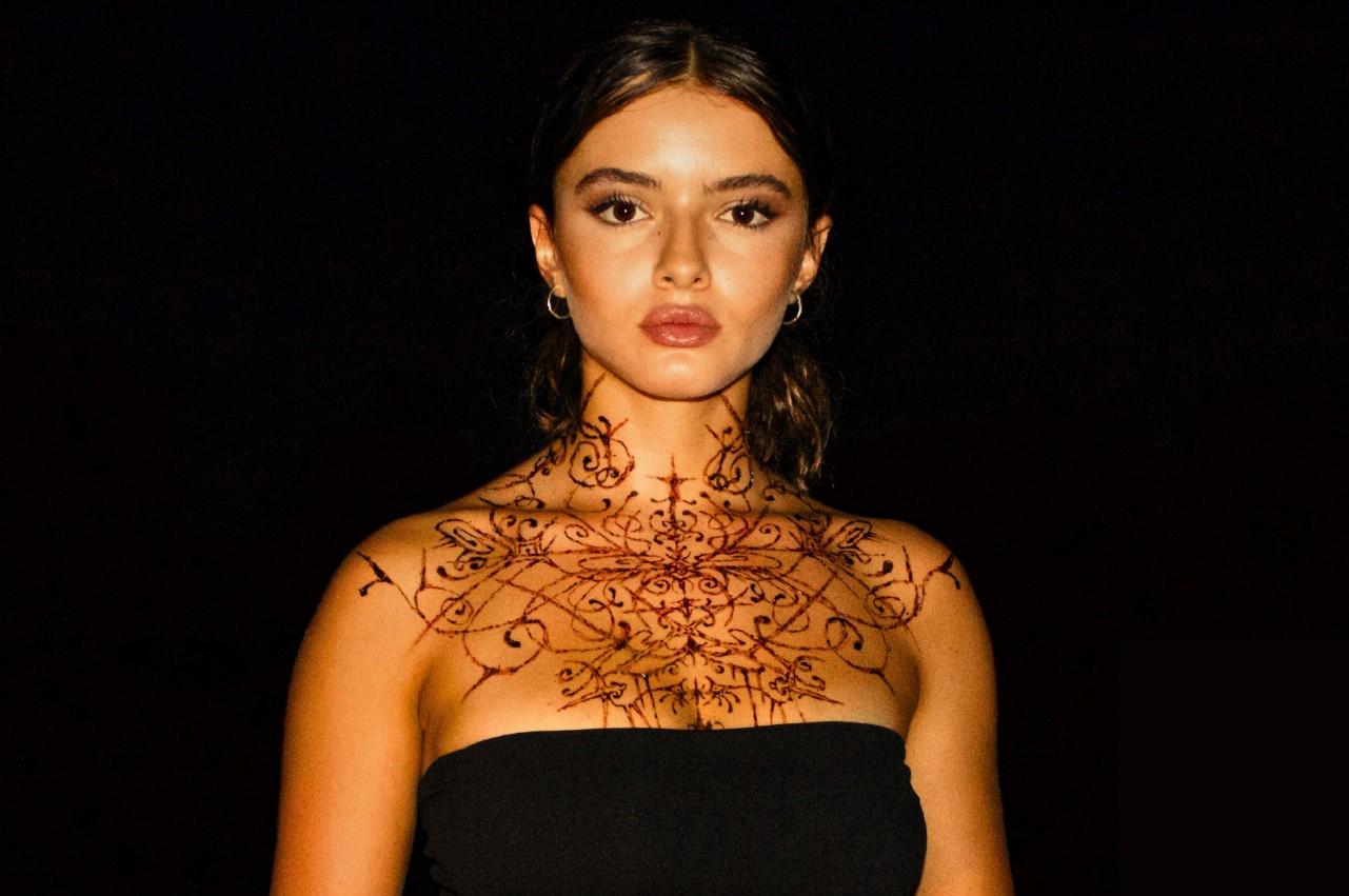 Janna Jasser Rewrites Henna